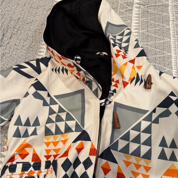 Geometric Patterned Hooded Jacket - Picture 5 of 8
